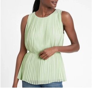 Banana Republic Womens Sleeveless Pleated Green Tie Waist Top, Size Medium